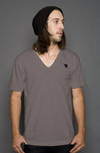 Load image into Gallery viewer, v neck