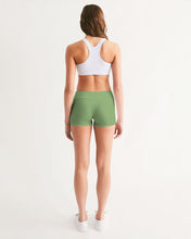 Load image into Gallery viewer, Women’s Evergreen Signature Mid-Rise Yoga Shorts
