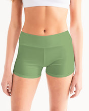 Load image into Gallery viewer, Women’s Evergreen Signature Mid-Rise Yoga Shorts
