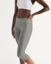 Load image into Gallery viewer, Women&#39;s Dark Heather Mid-Rise Capri
